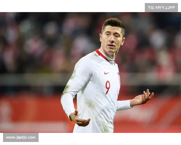 《从波兰草根到世界足坛巨星 莱万多夫斯基成名背后的奋斗与坚持》 《从波兰草根到世界足坛巨星 莱万多夫斯基成名背后的奋斗与坚持》