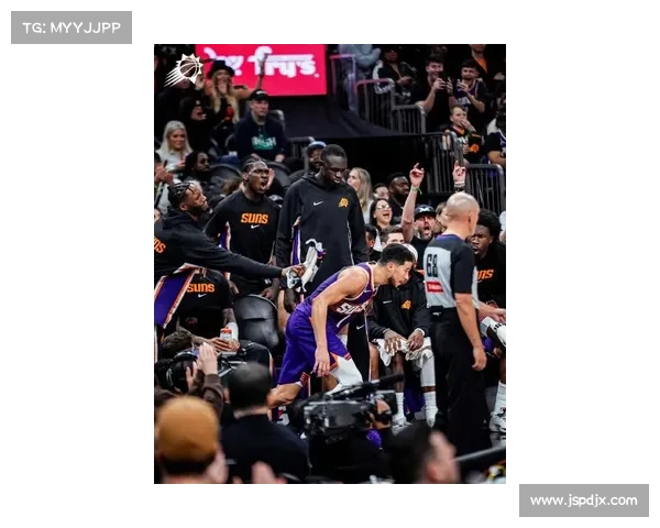 布克领衔太阳队复赛创历史8连胜震撼全联盟